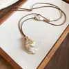 Collar Redondo de Concha Estilo Isla Romántico, Lujo Ligero y Sensación de Alta Gama, Cadena para Clavícula, Accesorio Versátil de Nicho para Vacaciones en la Costa para Mujeres