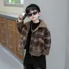 Roupas de Outono e Inverno para Meninos Casaco de Lã Xadrez com Zíper Estilo Coreano Casaco Integrado de Couro e Pelo Bonito para Crianças Pequenas e Crianças