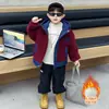 Chaqueta de Otoño con Forro Polar para Niños 2026 Nuevo Estilo Coreano Guapo Ropa de Invierno para Bebé Polar Grueso Cálido Ropa de Algodón Moderna