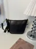 Sentido de alta gama moda simple explosión retro bandolera ancha bolso diagonal nicho concha nuevo para mujer otoño e invierno 2024