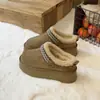 Botas de Neve Peludas com Solado Grosso Costas Semiabertas Roupa de Inverno Feminina Lançamento de Inverno Calçado Slip-on para Gestantes Algodão Espesso Quente
