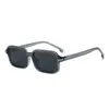 Gafas de Sol Cuadradas Retro con Clavos de Arroz para Mujer Ins Sencillas Elegantes Gafas de Protección Solar Moda Callejera Europea y Americana Gafas de Sol de Moda para Hombre