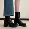 Botas curtas femininas de bico quadrado, solado grosso e forradas com fleece, novos modelos de inverno 2026, botas estilo Martin de salto alto plataforma, botas francesas de corte slim