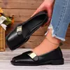Comercio Electrónico Transfronterizo Otoño 2026 Zapatos de Tacón Bajo Retro Nuevos Zapatos Individuales para Mujer Mocasines de Cuero con Hebilla Suave Punta Cuadrada Zapatos Pequeños de Cuero