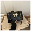 Bolso de Moda Estilo Coreano para Mujer 2026 Nuevo Modelo Simple Color Sólido Bolso Cuadrado Pequeño de Viaje Elegante Bolso Cruzado con Cadena