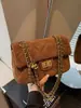 Bolsa acolchoada com corrente estilo retrô transfronteiriça, bolsa de ombro moderna e minimalista, bolsa de mão de design de nicho estilo coreano para mulheres