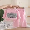 Conjunto de Roupa de Outono para Meninas 2026 Novo Conjunto Casual de Duas Peças com Moletom de Manga Longa para Crianças Roupas Estilosas e da Moda para Bebês