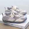 Tênis Casual Infantil Cartoon Fofo Gato KT com Velcro para Meninas 2026 Primavera e Outono Novos Sapatos Respiráveis para Crianças