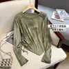 Camiseta Tie-Dye Manga Longa Solta Emagrecedora para Mulheres, Design Irregular, Nova Tendência Estilo Coreano Primavera e Outono 2025 Top com Cordão