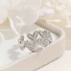 Anillo Abierto de Corazón Europeo y Americano Transfronterizo para Mujer, Anillo de Dedo Índice de Lujo Ligero Microincrustado de Moda, Estilo Celebridad de Internet, Estilo Minimalista