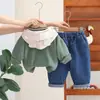 2024 Nuevo Conjunto de Tres Piezas para Niños: Sudadera con Capucha y Cremallera de Oso, Camiseta Inferior Estampada, Jeans. Fabricante de Origen Venta al por Mayor