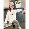 Camiseta de manga longa super fofa de algodão puro para meninas, novo estilo primavera e outono 2026, adequada para crianças mais velhas, pode ser usada como camada base ou como uma blusa casual