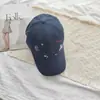 Gorra de Béisbol Bordada con Dibujos Animados Lindos para Mujer Primavera Verano Estilo Universitario Fresca Versátil Hace que la Cara se Vea Más Pequeña Gorra de Pico Protección Solar