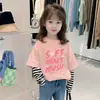 G2511 # Camiseta para Niña Primavera Manga Larga 2025 Nuevo Estilo Infantil Moderna Falsa de Dos Piezas Base de Algodón Puro