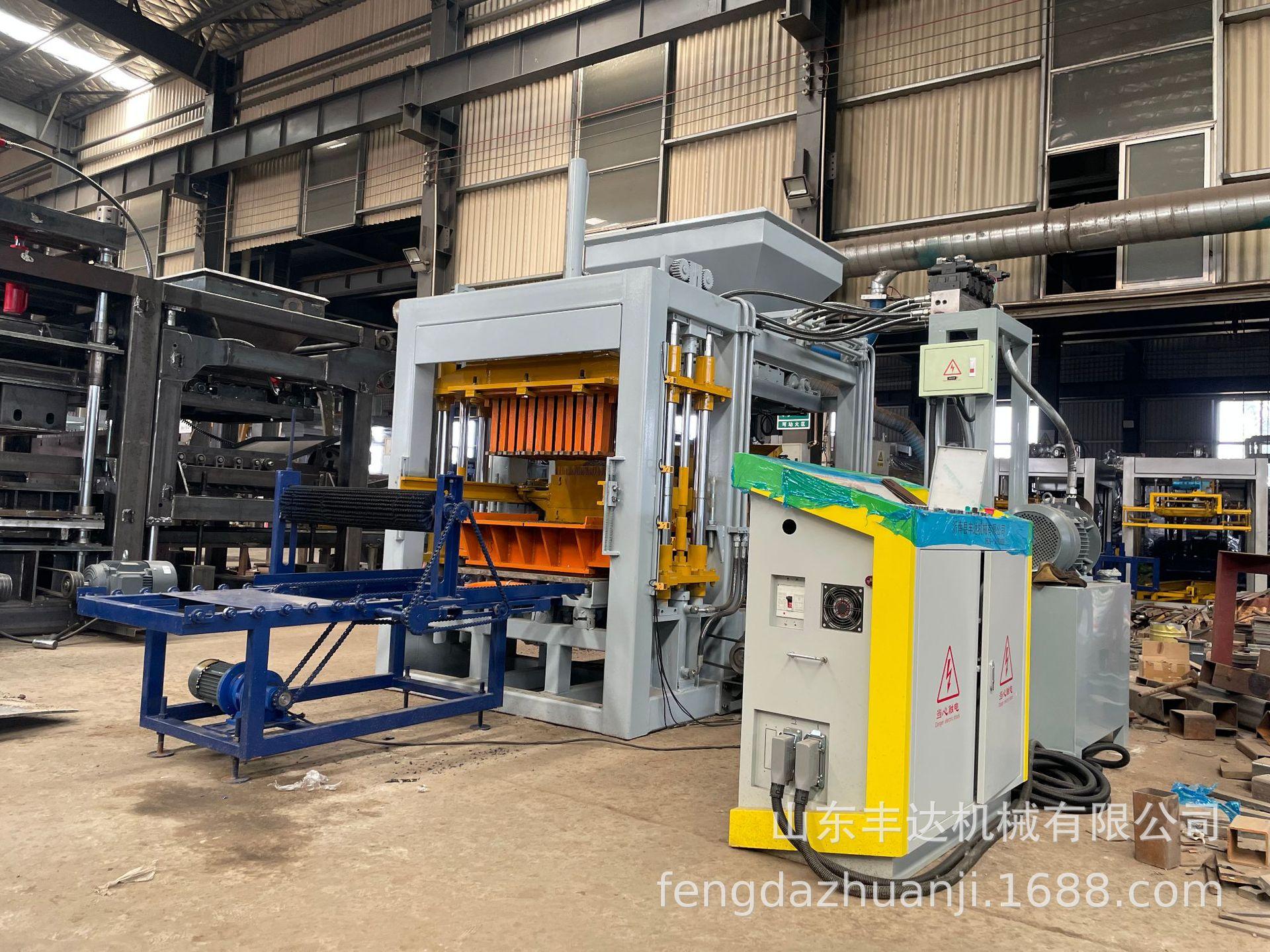 QT4-15 machine 02