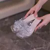 Sandálias Quadradas Transparentes com Flor de Strass Estilo Coreano para Mulheres, Novo Verão 2026 Salto Alto Grosso de Cristal