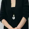 Collar con colgante hueco irregular para mujer, diseño de nicho, cadena larga elegante para suéter, collar suave simple y fluido