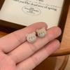 Pendientes pequeños de flocado al por mayor en vivo de otoño e invierno, traje de pendientes pequeños lindos al por mayor de dibujos animados de Joker, pendientes lindos y dulces para mujer