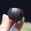 Anillo mayorista banda de tigre madera de agar agarwood llave inglesa dedo prajna Sutra del Corazón anillo Palo de rosa llave inglesa dedo anillo de regalo para hombres y mujeres