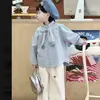 Traje Dopamina 2025 Otoño Niños Estilo Coreano Camisa Chal para Niños con Pantalones Anchos de Algodón Rotos con Estilo Tendencia
