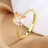 Anillo de Zirconia Rosa Azucarada de Alta Gama con Acabado Espejo, Diseño de Nicho Elegante y Lujoso, Anillo para Dedo Índice, Joyería de Moda al por Mayor