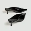 Venta al por mayor Europa América Transfronterizo 2026 Primavera Nueva Llegada Punta Fina Punta Cerrada Pantuflas Mujer Verano Exterior Slip-on Mules Zapatos Individuales