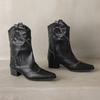 Botas Curtas Femininas Retrô Europeias e Americanas Design Outono e Inverno Rebite Bota Cigarrete Bico Fino Pequeno Bota Western Cowboy Cavaleiro