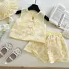 Conjunto de Duas Peças para Bebê Menina Estilo Chinês Retrô, Sem Mangas e Shorts - Novo Estilo Primavera/Verão 2025