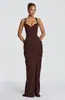 Elegante y sofisticado vestido largo de color liso de alta gama sin tirantes con ballenas moldeadoras, ceñidor de cintura, diseño plisado y abertura