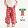 Roupas Infantis Amira 2026 Verão Novos Calças Casuais Infantis Xadrez Retro Renda Vazada College Calças Casuais