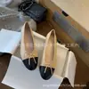 Versão de Luxo dos Sapatilhas de Ballet com Laço Xiaoxiangfeng para Mulheres, Novo Estilo 2025, Mocassins Planos Slip-On Color-Blocking
