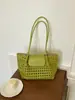 Bolso de Hombro Cruzado con Patrón Tejido de Nicho para Mujer 2026 Nuevo Verano Moda de Alta Gama Tendencia Bolso Tipo Cesta de un Solo Hombro