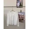 Ruoxin 26 Otoño Temprano Nueva Llegada Borde de Oreja de Madera Jacquard de Tencel Patrón Camisa Blusa