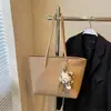Bolsa grande com padrão de lichia para mulheres, nova coleção 2026, leve e luxuosa, adequada para o dia a dia, bolsa tote moderna, bolsa de ombro e bolsa de axila