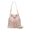 2026 Nova Bolsa de Balde Acolchoada Versátil de Alta Qualidade, Bolsa de Ombro e Transversal da Moda Inspirada na Chanel para Mulheres