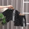 Conjunto de Verano 2026 Nuevo, Elegante y de Moda para Niños Pequeños y Niños Pequeños, Conjunto de Dos Piezas de Manga Corta y Shorts de Verano para Bebé Niño, Moderno