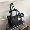 Bolsa de Mão com Lenço de Seda Texturizada para Mulheres 2026 Nova Bolsa Versátil de Ombro/Axila Bolsa Tote Retrô para o Dia a Dia Bolsa Grande Simples