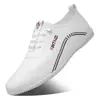 Novos Sapatos Casuais de Couro para Negócios Masculinos Primavera e Verão 2023 Couro Macio Masculino Conjunto de Pés com Solado Macio Sapatos Lefu Brancos 6889