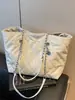Bolso de Cuero Aceitoso de Gran Capacidad Vintage de Alta Gama Transfronterizo 2026 Nuevo Bolso de Hombro para Mujer de Uso Diario Bolso Tote Acolchado