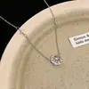 Collar de Corazón y Luna de Fantasía para Mujer, Diseño de Nicho de Lujo Ligero, Sensación de Alta Gama, Cadena para Clavícula con Forma de Corazón Versátil y Moderna, Estilo Nuevo