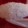 Grande bola de flores vermelhas, cerimônia de corte de fita para inauguração, casamento, inauguração, hortênsia vermelha, carro de casamento, carro novo, entrega de carro, casamento, inauguração de casa, grande flor vermelha