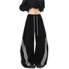 Calça de Moletom Esportiva Estilo Americano com Três Listras, Tecido Pesado, Barra Curva, Unissex, Marca Tendência, Verão, Solta, Caimento Fluido, Perna Larga, Casual, Longa