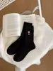 Calcetines lindos bordados de media pantorrilla para mujer, calcetines apilados de doble aguja y micro-presión para otoño e invierno, calcetines largos de algodón de estilo japonés con dibujos de animales de moda