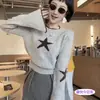 Top de punto lindo estilo coreano con mangas de campana y estampado de estrellas, una pieza nueva y de moda para mujer