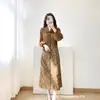 Venda Direta de Fábrica Issey Miyake Outono Popular Moda Europeia e Americana Plus Size Feminino Africano Transfronteiriço Vestido Emagrecedor para Mulheres