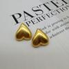 2021 Nuevo Estilo Elegantes Pendientes de Amor plateados Pendientes de Hebilla de Oreja de Otoño a la Moda Pendientes con Diseño de Tachuela Dorada para Mujer