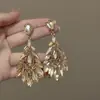 Pendientes de Plata Europeos y Americanos Transfronterizos con Diseño de Gota Tachonada de Diamantes, Pendientes Exagerados de Nicho de Lujo Ligero, Pendientes Únicos Versátiles de Gama Alta para Mujeres