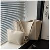 Bolsa Tote de Ombro Casual Feminina Versátil Vintage Grande Capacidade Europeia e Americana Nova Tendência Moda Simples 2025
