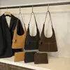 Bolso Casual Pequeño para Mujer 2025 Nuevo Versátil Bolso de Axila Bolso de Hombro para Viajero Bolso Satchel Otoño e Invierno Nuevo Bolso Tote
