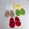 Chinelinhos Pequenos Acabados para Foto de Bebê Chinelinhos de Tricô à Mão Acessórios para Fotografia de Recém-nascido Chinelos de Lã para Bebê Chinelos de Dedo para Sessão de Fotos